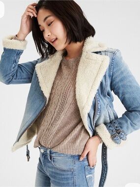 •AMERICAN EAGLE•LIGHT WASH BLUE MOTO BELTED WAIST DENIM BIKER JACKET SIZE MEDIUM